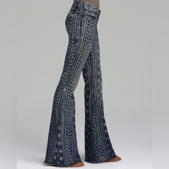 Free People Mantra Bali Print Indigo Boho Festival Flare Jeans - Picture 3 of 6